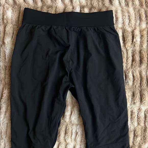 Lululemon Dance Studio Mid-Rise Cropped Pant - Black 10 Straight Leg - Picture 9 of 9